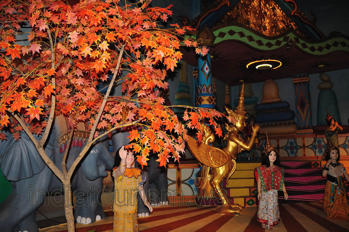 Filmi Duniya: golden doll