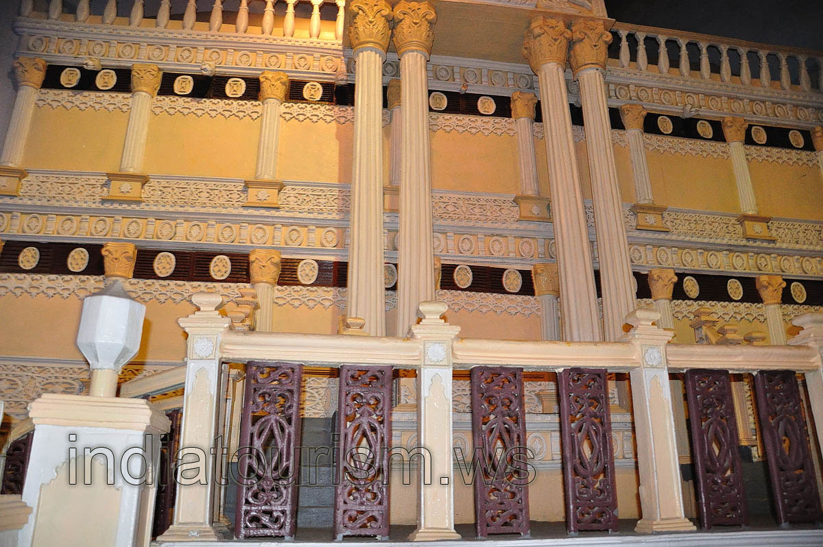 Wall inside Filmi Duniya