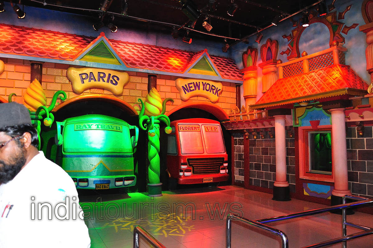 Filmi Duniya: buses follow to Paris and New York