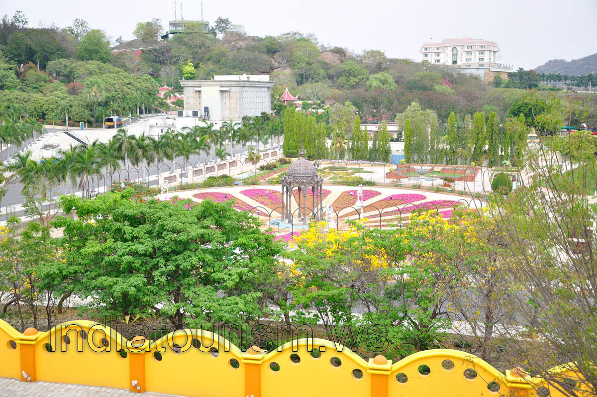 Charisma garden, view from the Fundustan