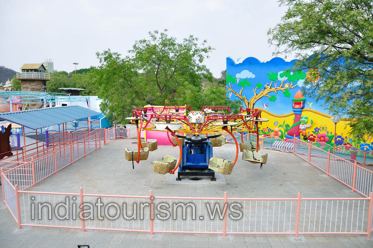 Fundustan: children's carousel