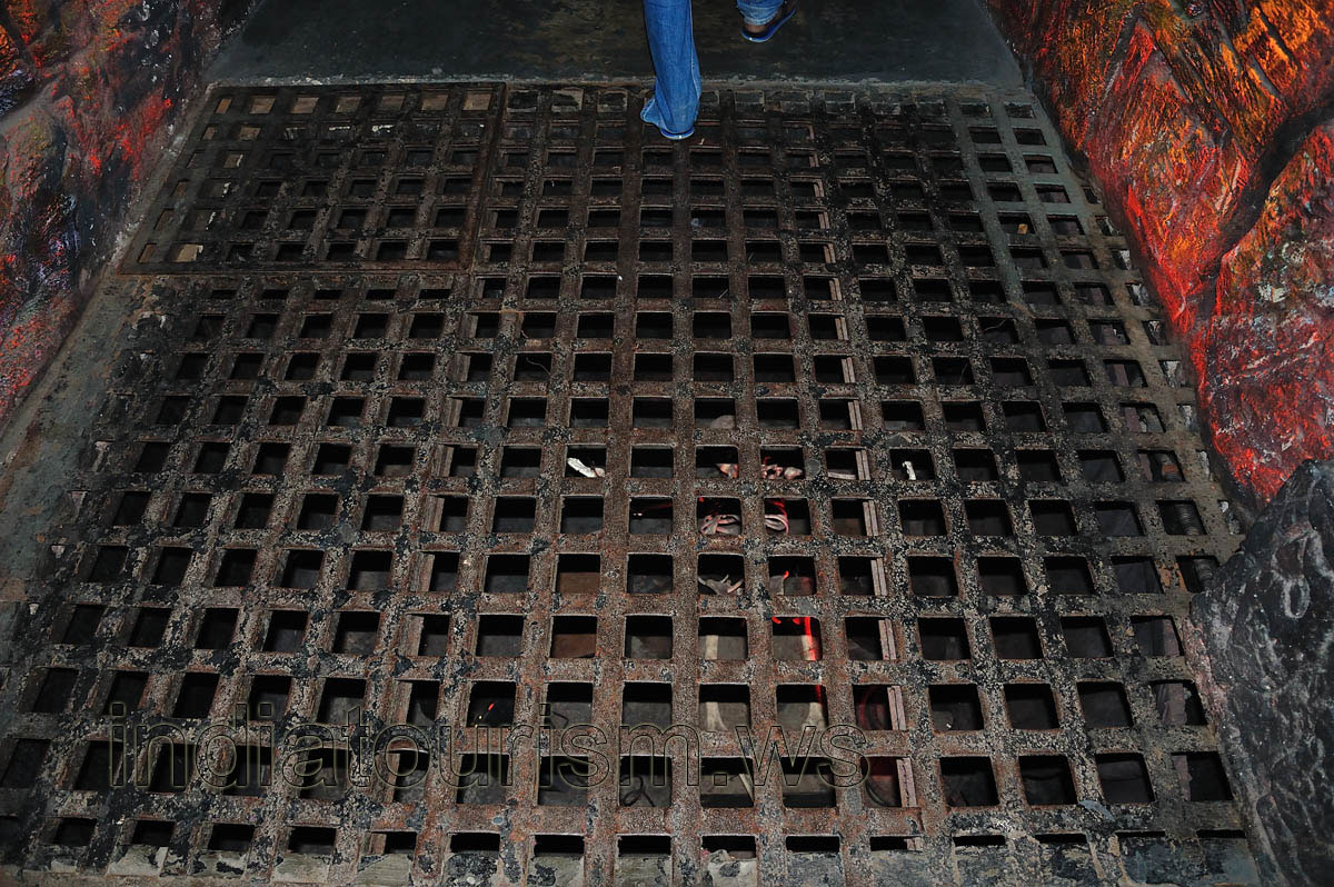 Borasura: skeleton is under your feet