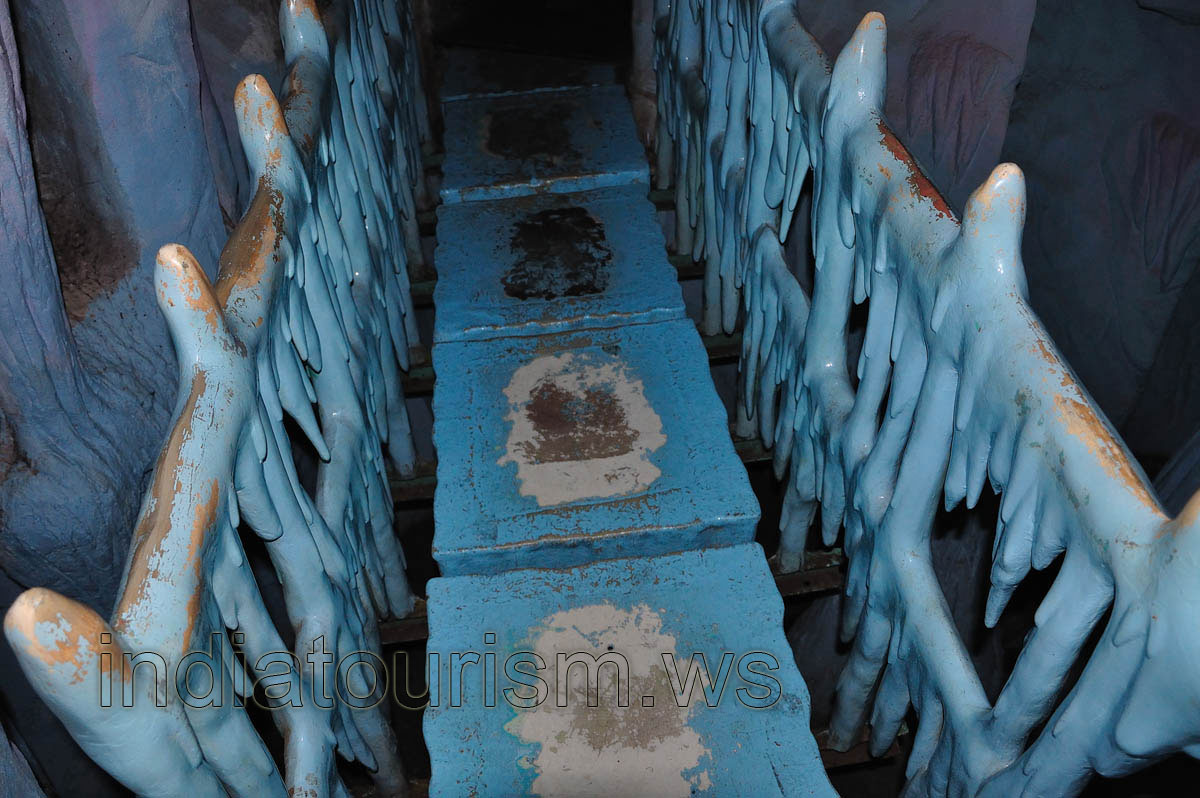 Borasura: this ice bridge vibrates under your feet when moving