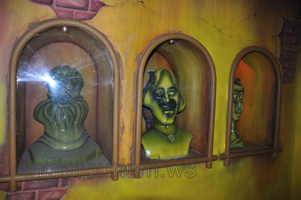 Borasura: obnoxious faces