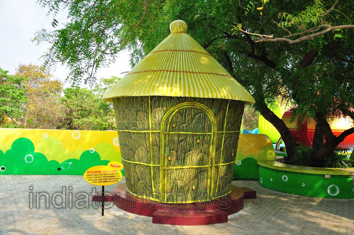 Wonderville (Toyland): Dadajinn's bioscope