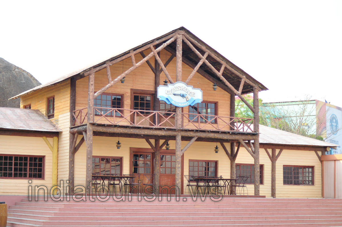 The Wild west show: Gunsmoke restaurant