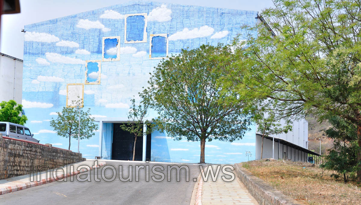 Bhagavatam Set, the building