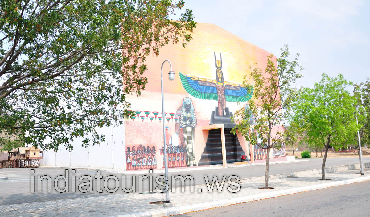 Building with the egyptian symbols