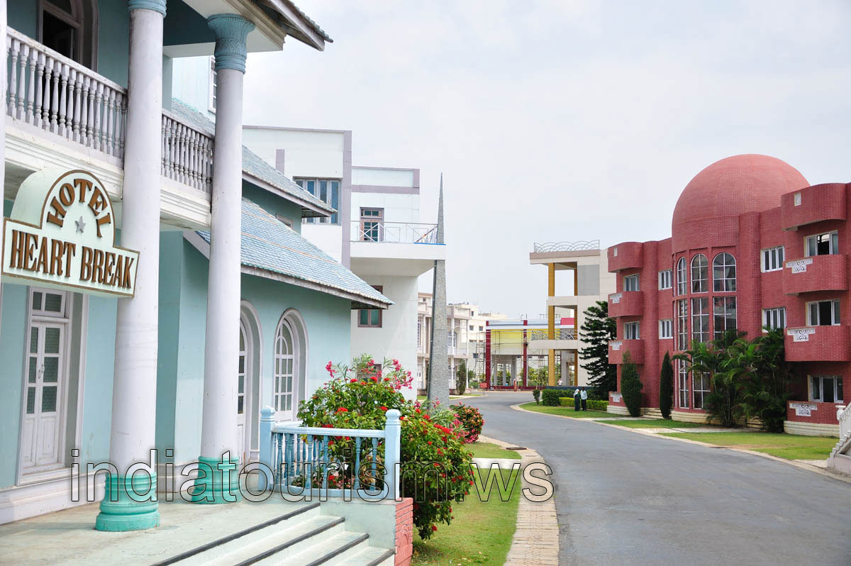 Princess Street - Heart Break Hotel