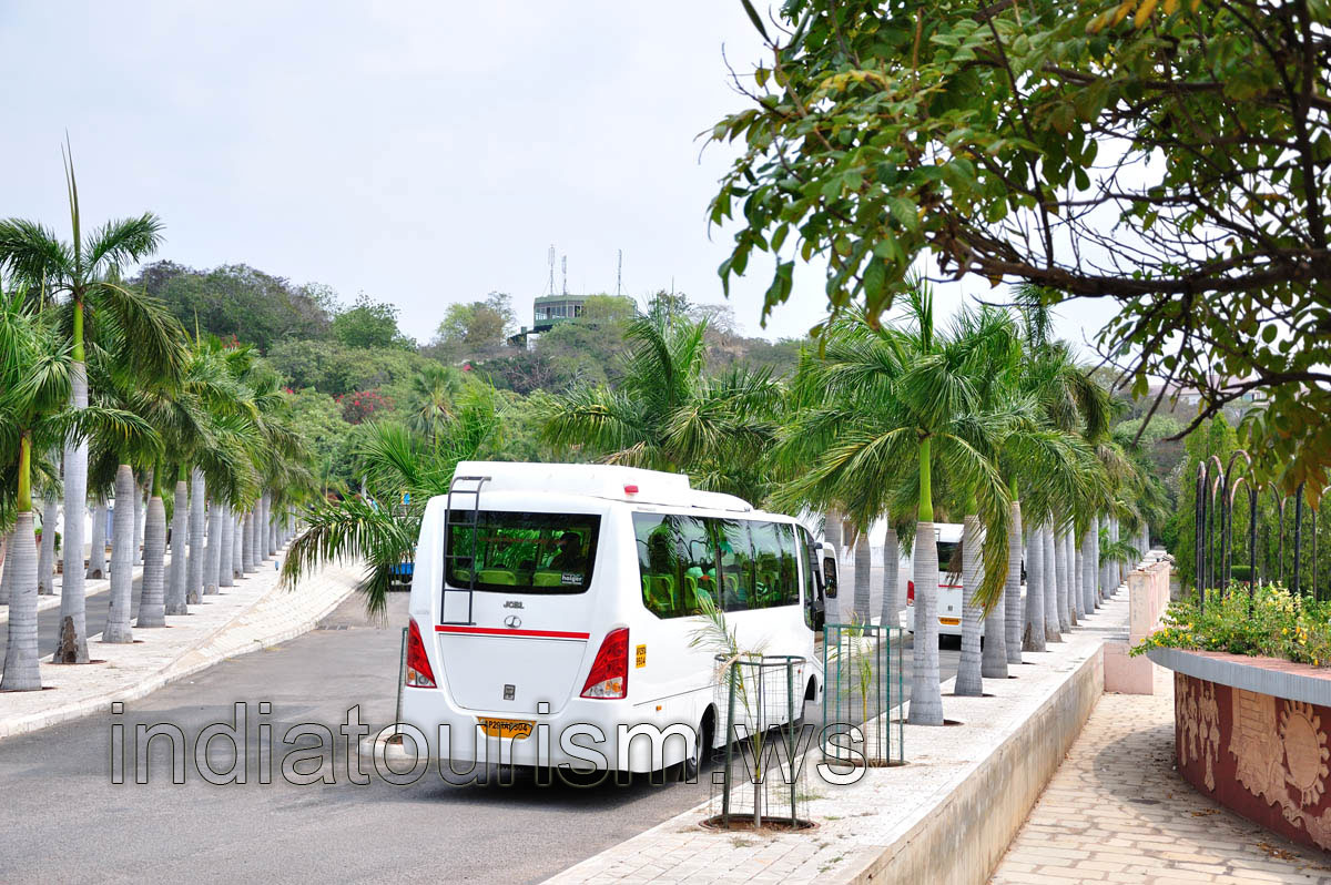 Bus stand near Japanese Garden