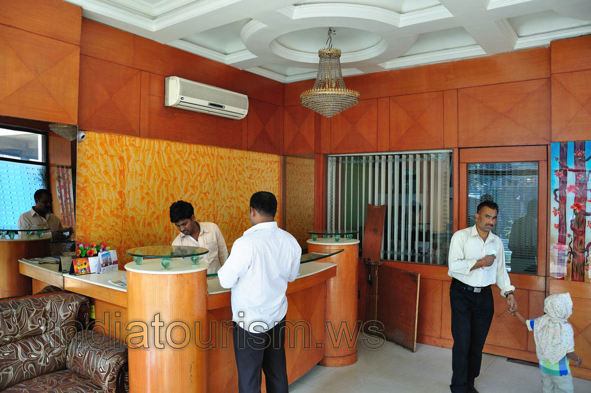 Hotel Meena Classic, reception