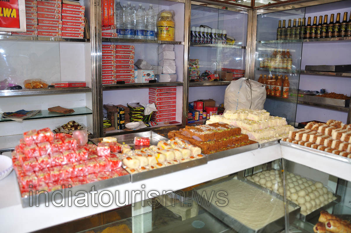 Cakes with coconut filling