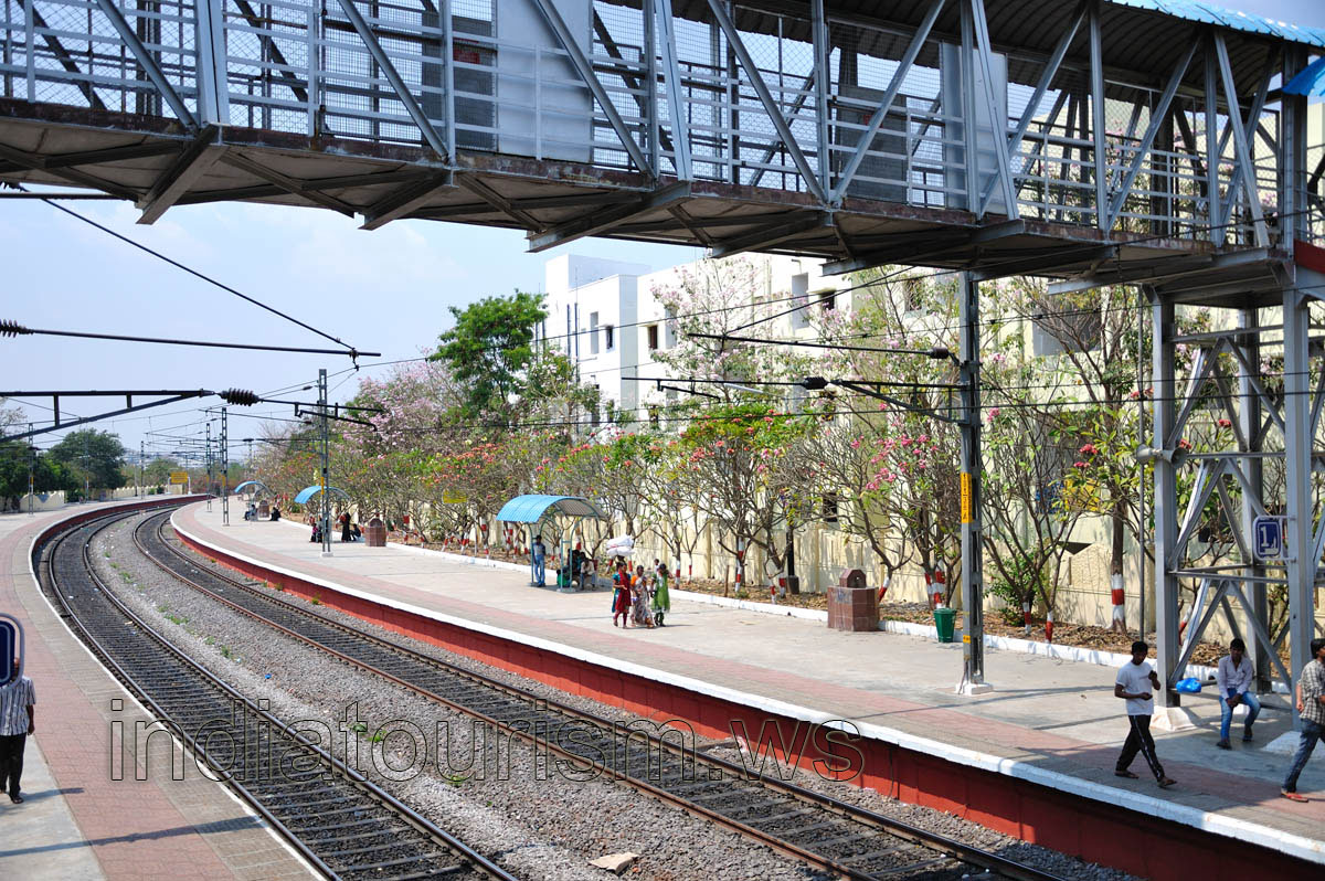 Sanjivaiah Park railroad station