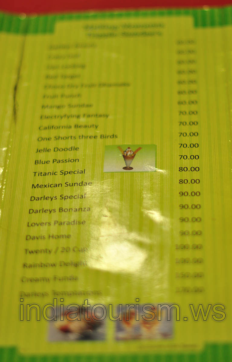 'Blue passion' and 'Titanic special' in the ice cream cafe near Charminar