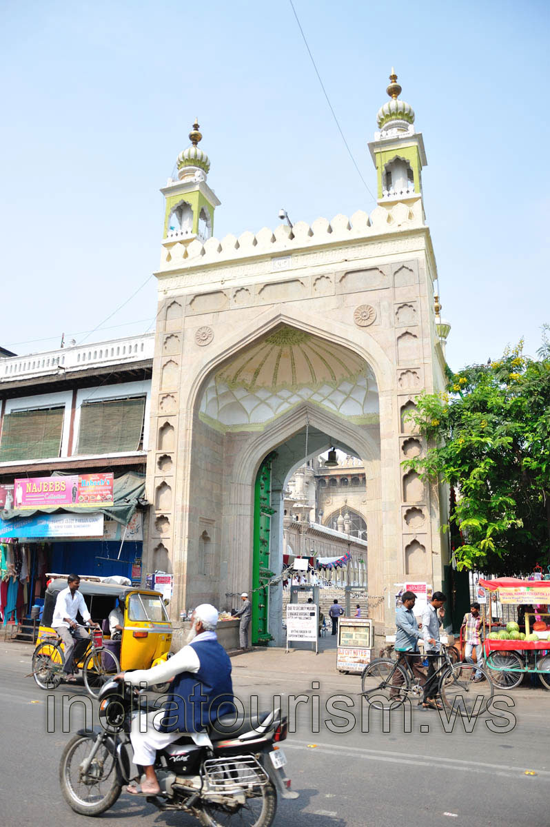 Mecca Masjid entrance arch