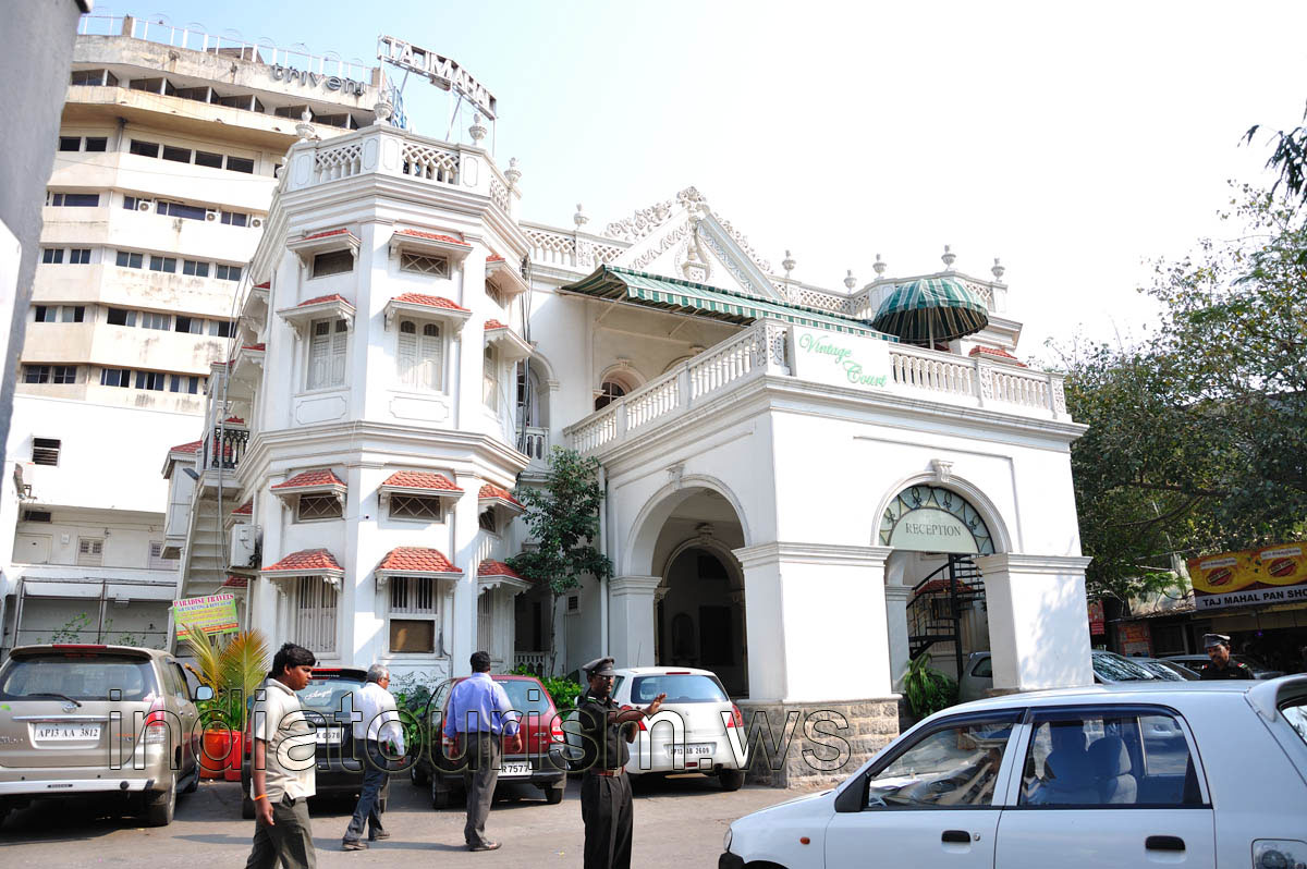 Taj Mahal Hotel, reception