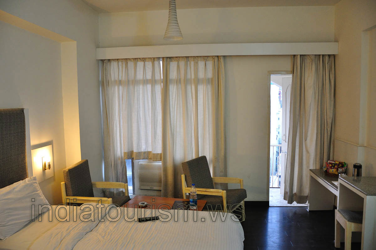 Hotel Mandakini Jaya International, nice room with balcony