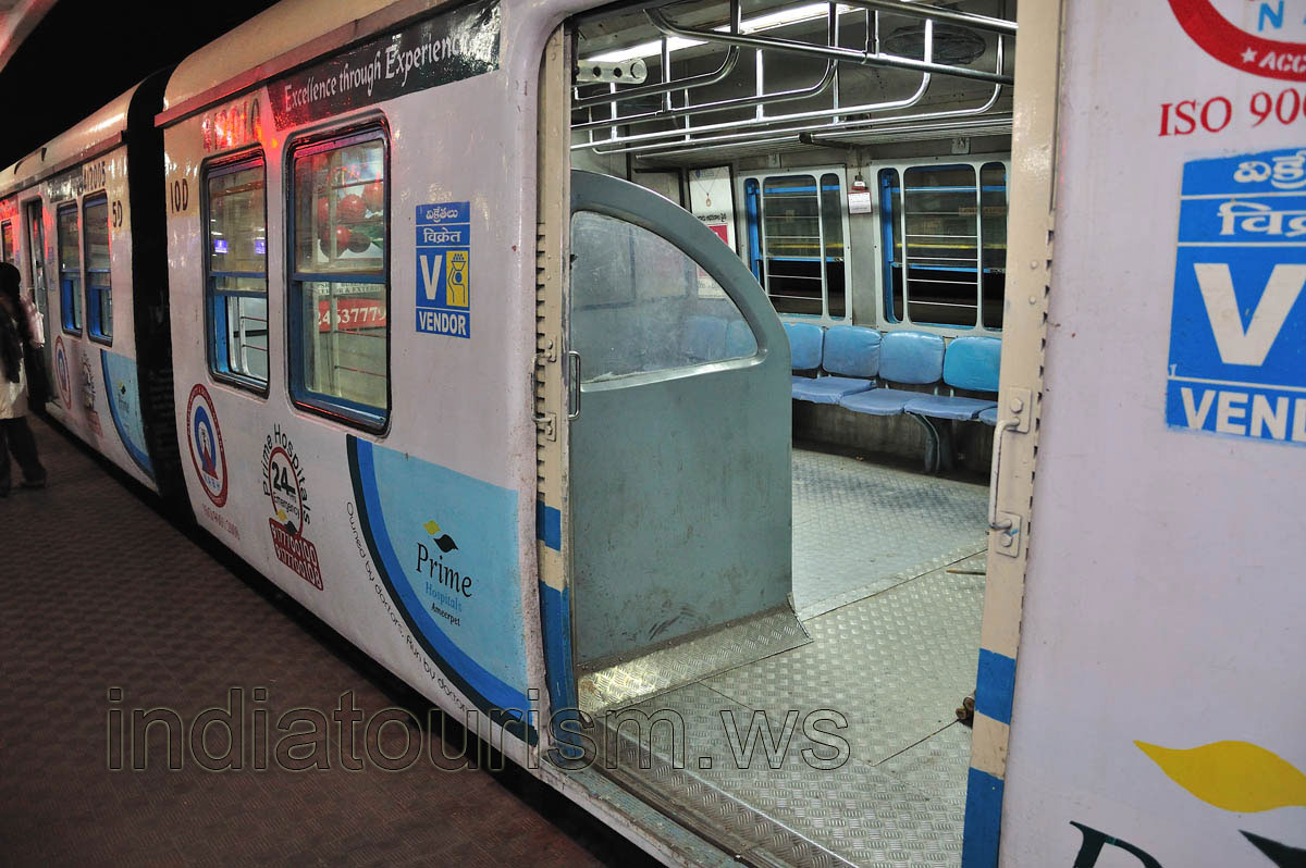 Kachiguda railway station, electric train