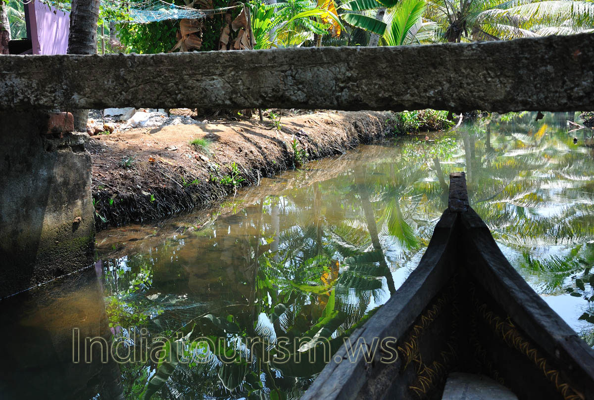 Not only will you enjoy kayaking sport in Kerala, but also it is very environmental friendly