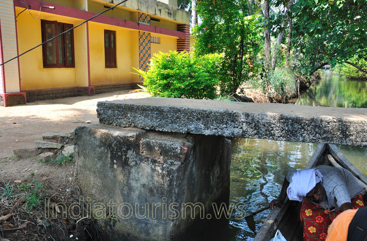 While in Kerala, kayaking should be your primary option to explore the serene backwaters