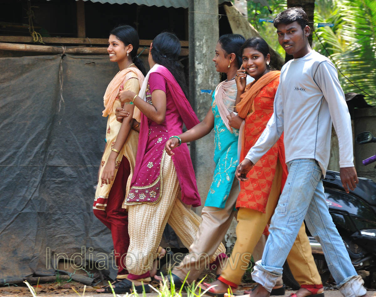 indian young teenagers are cute and trendy