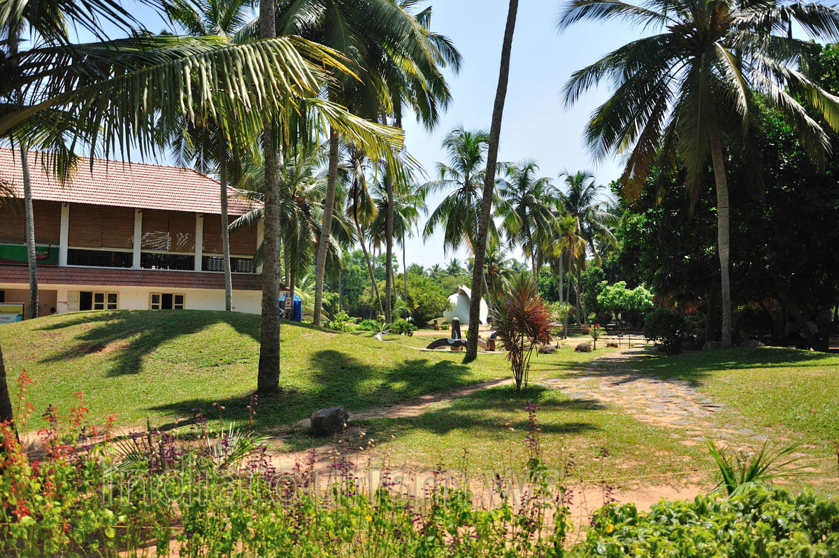 One of the most favored tourist hotspots in Thiruvananthapuram is the Veli tourist village