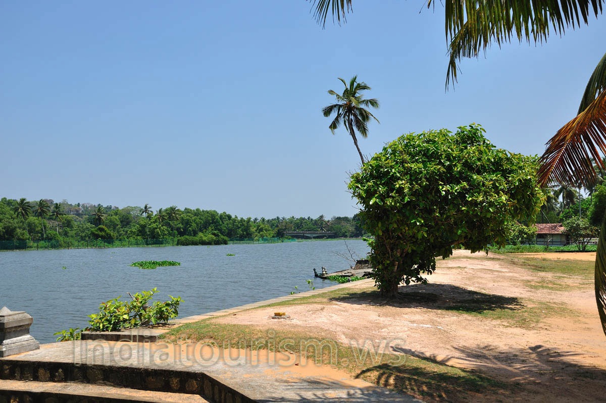 This garden is suited for swimming and boating