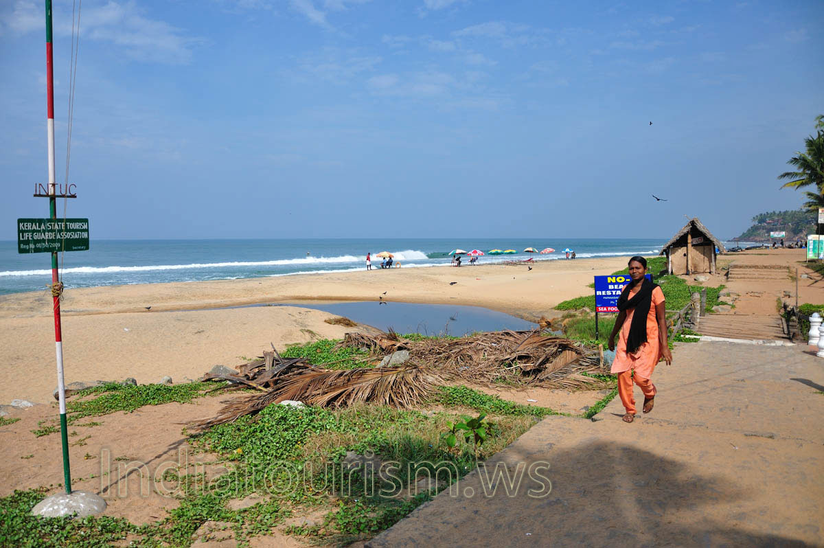 streamlet in the beginning of the varkala beach
