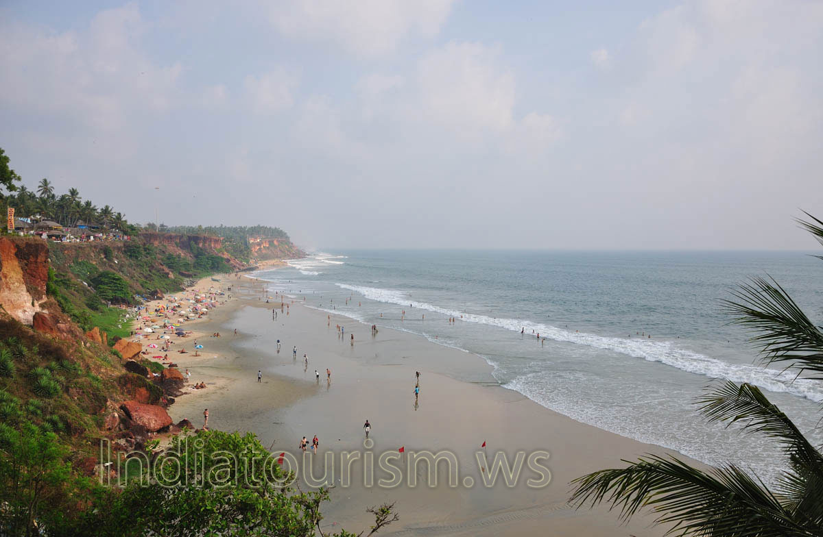 view of the varkala beach from the north