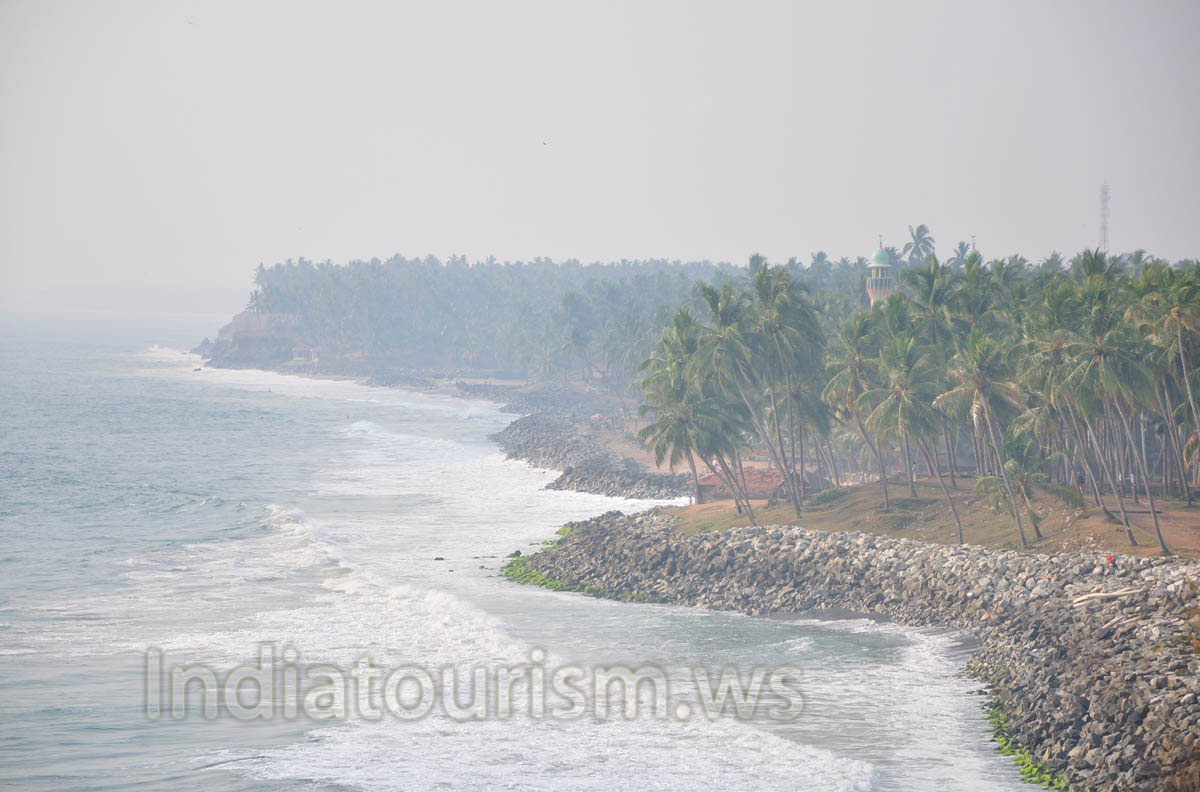 view of the shore in the northern direction from the northern cliff