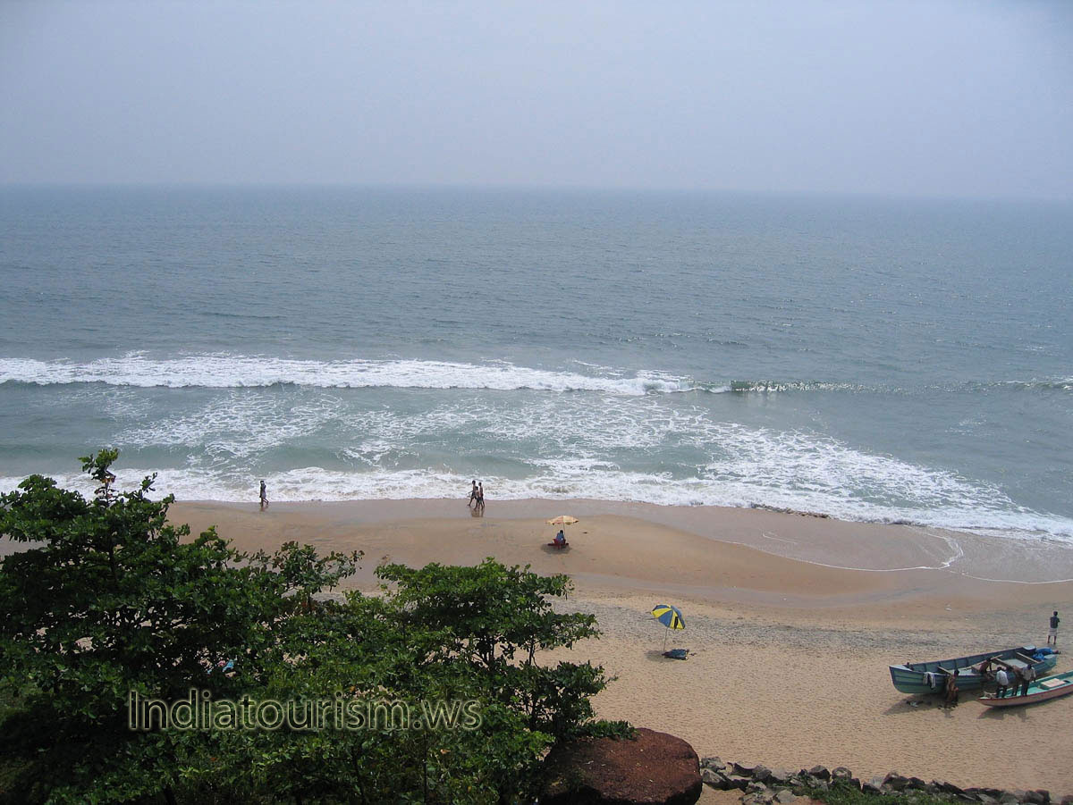 observer of the beach under the parasol