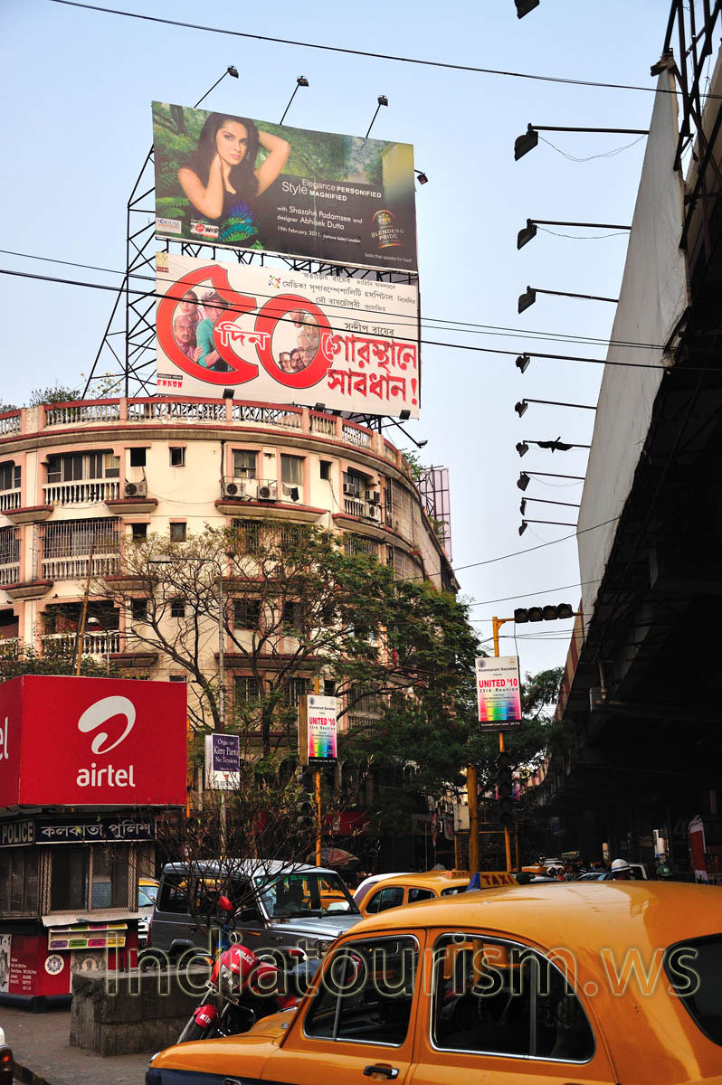 Here is the dangerous place to cross the street