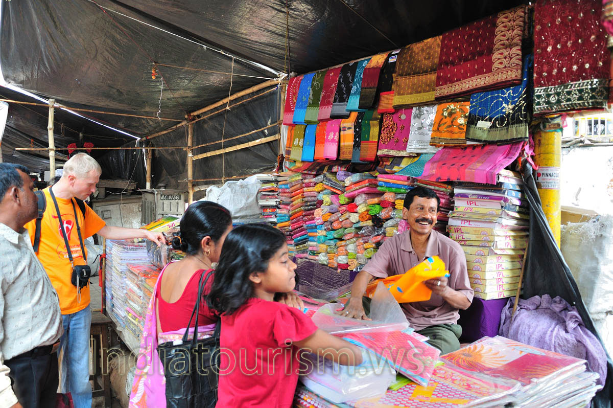Seller of the sari
