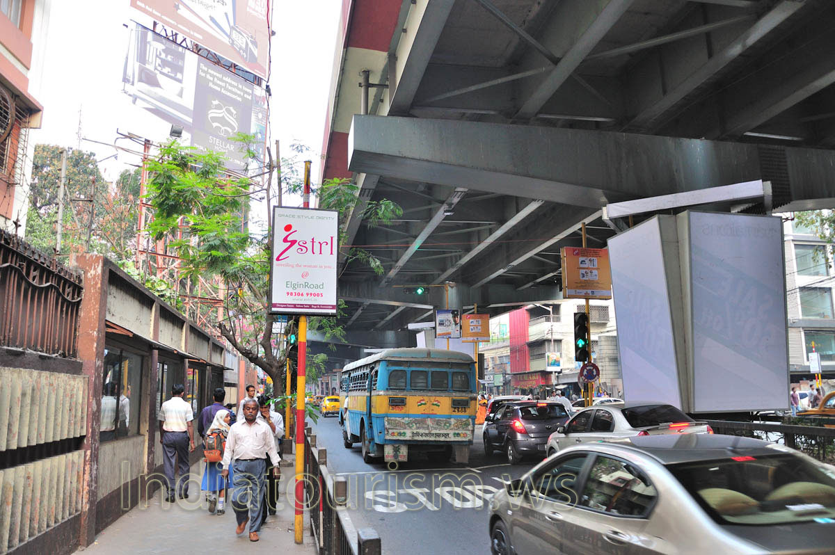 Not far from the turning on Acharya Jagadish Chandra Bose Road