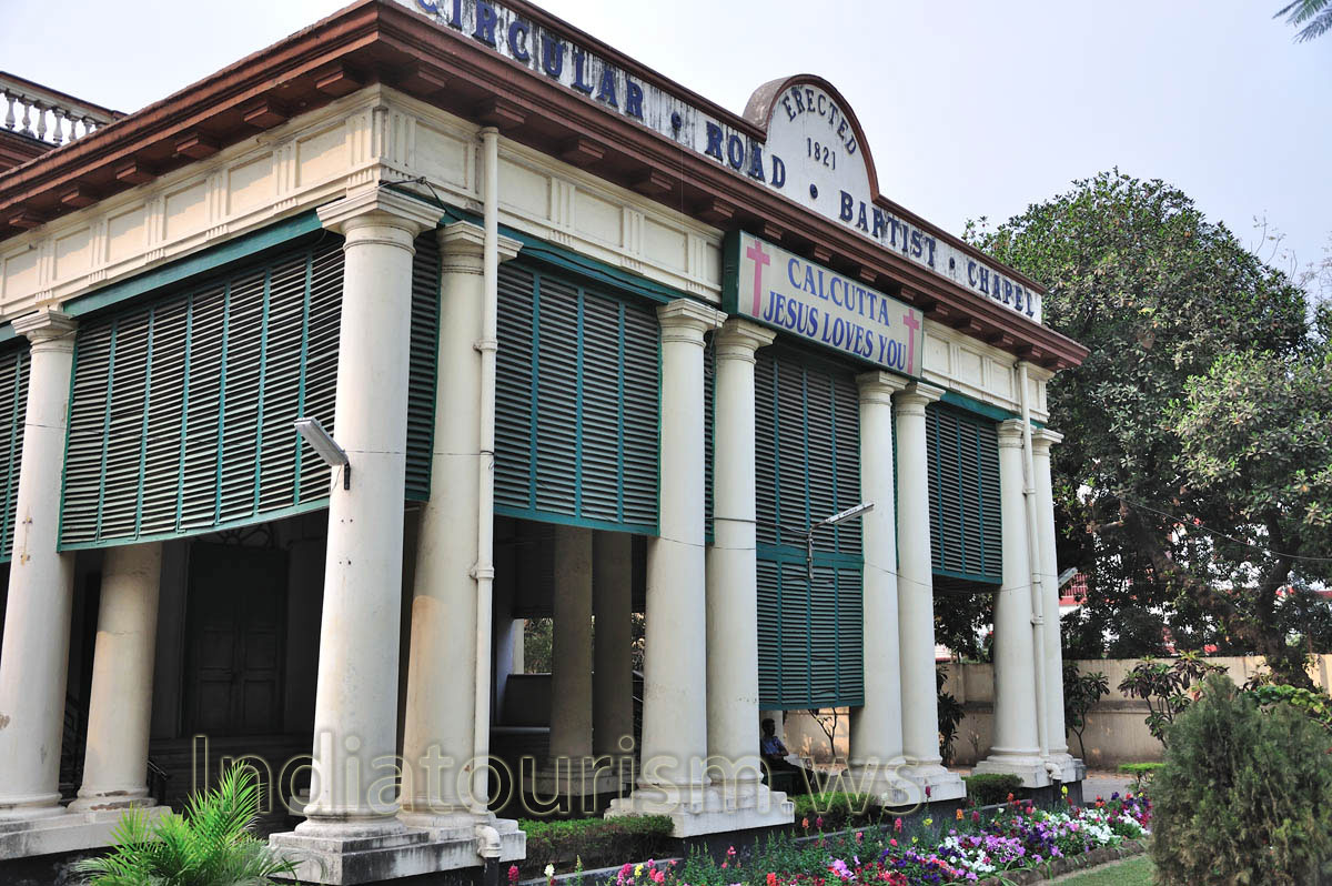 The Baptist church in Kolkata was erected in 1821 (Calcutta - Jesus loves you)