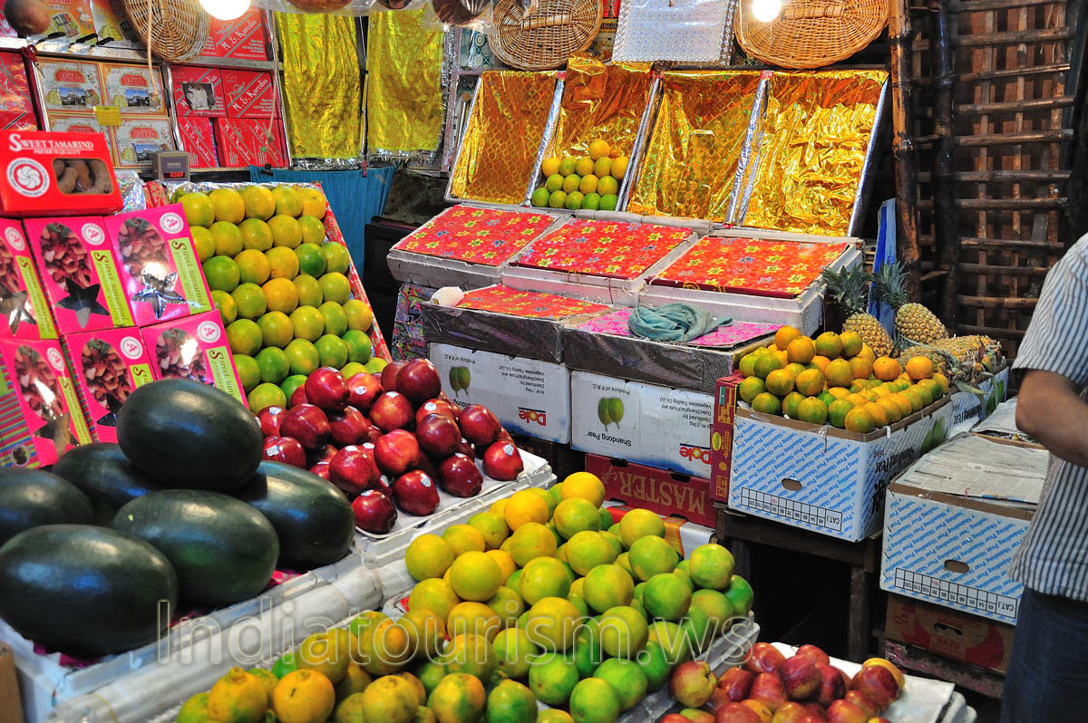 inside new market - fruits