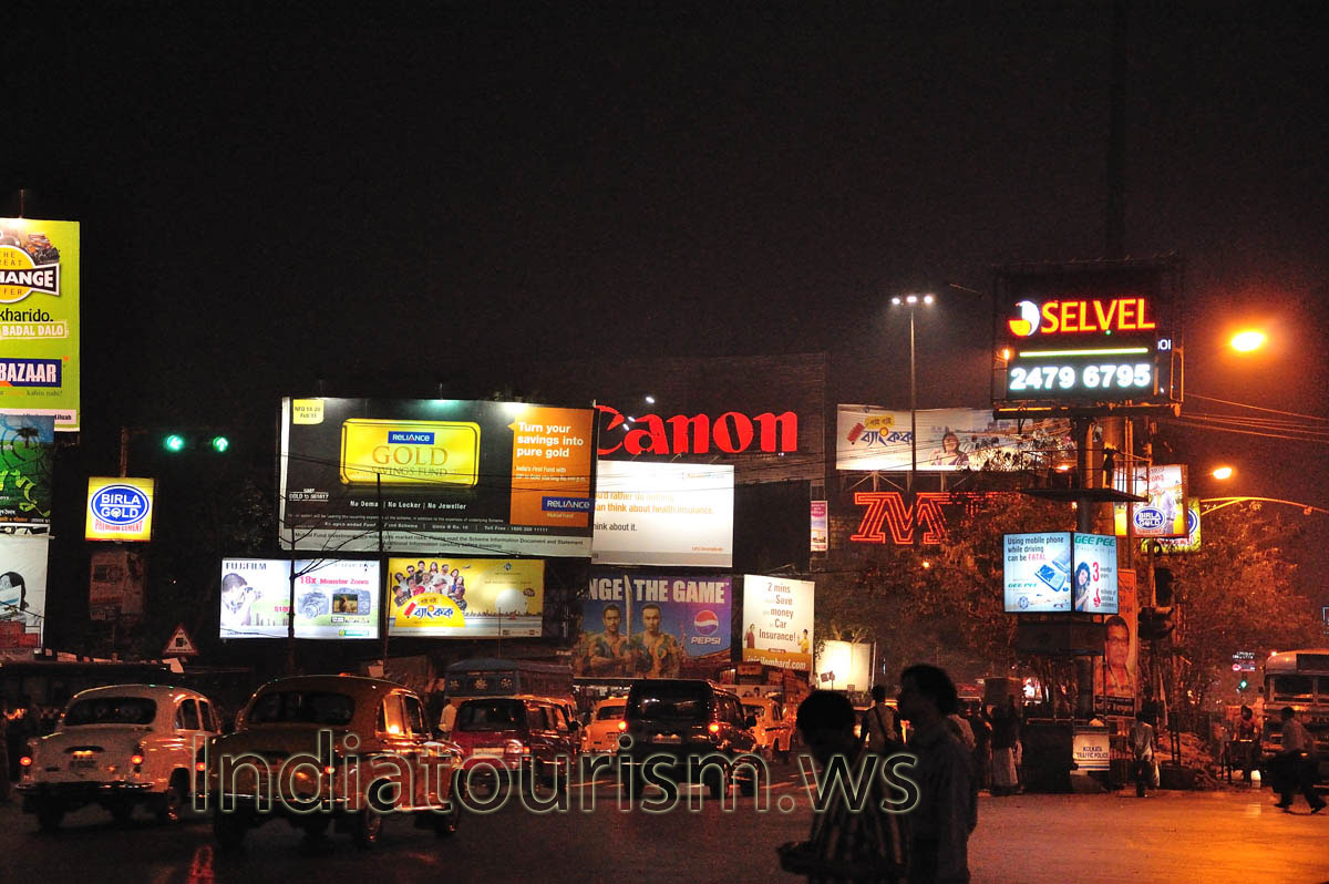 Big boards from Canon near Esplanade metro station