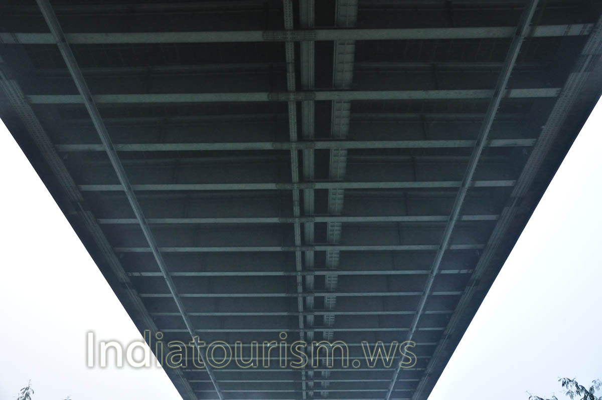 The lower part of the bridge