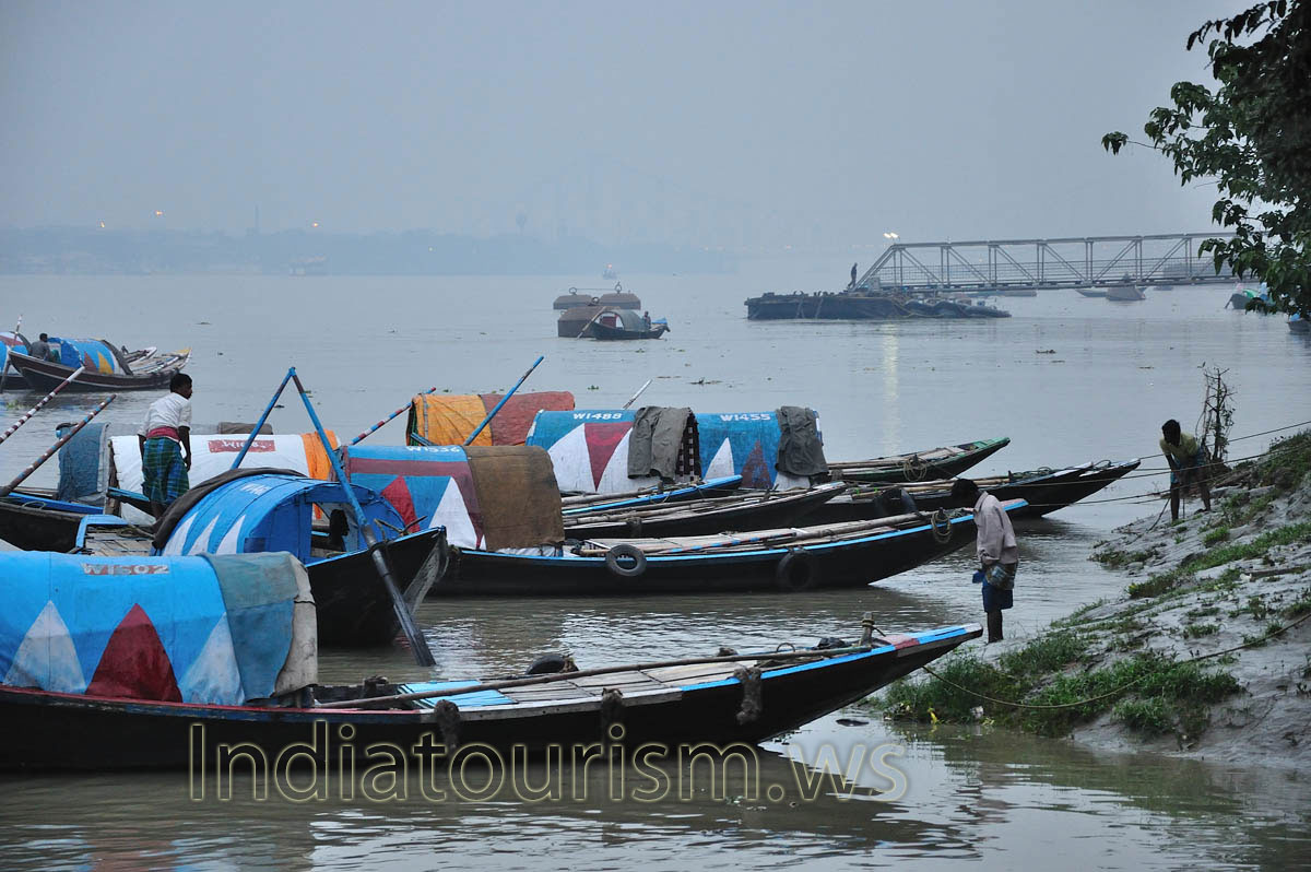 The Hooghly river has a muddy slimy shore