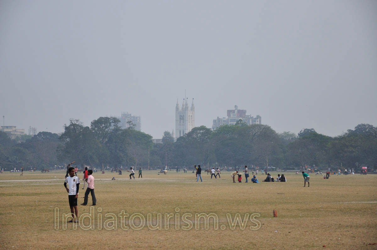 The view of St. Paul's Cathedral from the Maidan