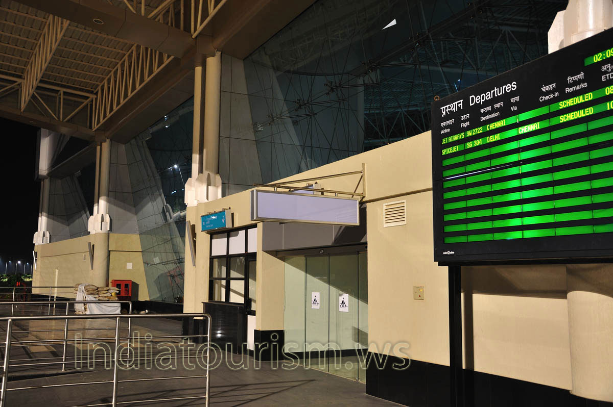 Airport looks so as if the third world war came to the end