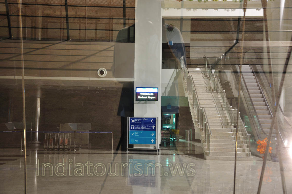 escalator in madurai airport