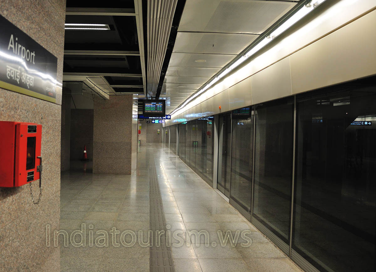 transparent doors used here for the safety