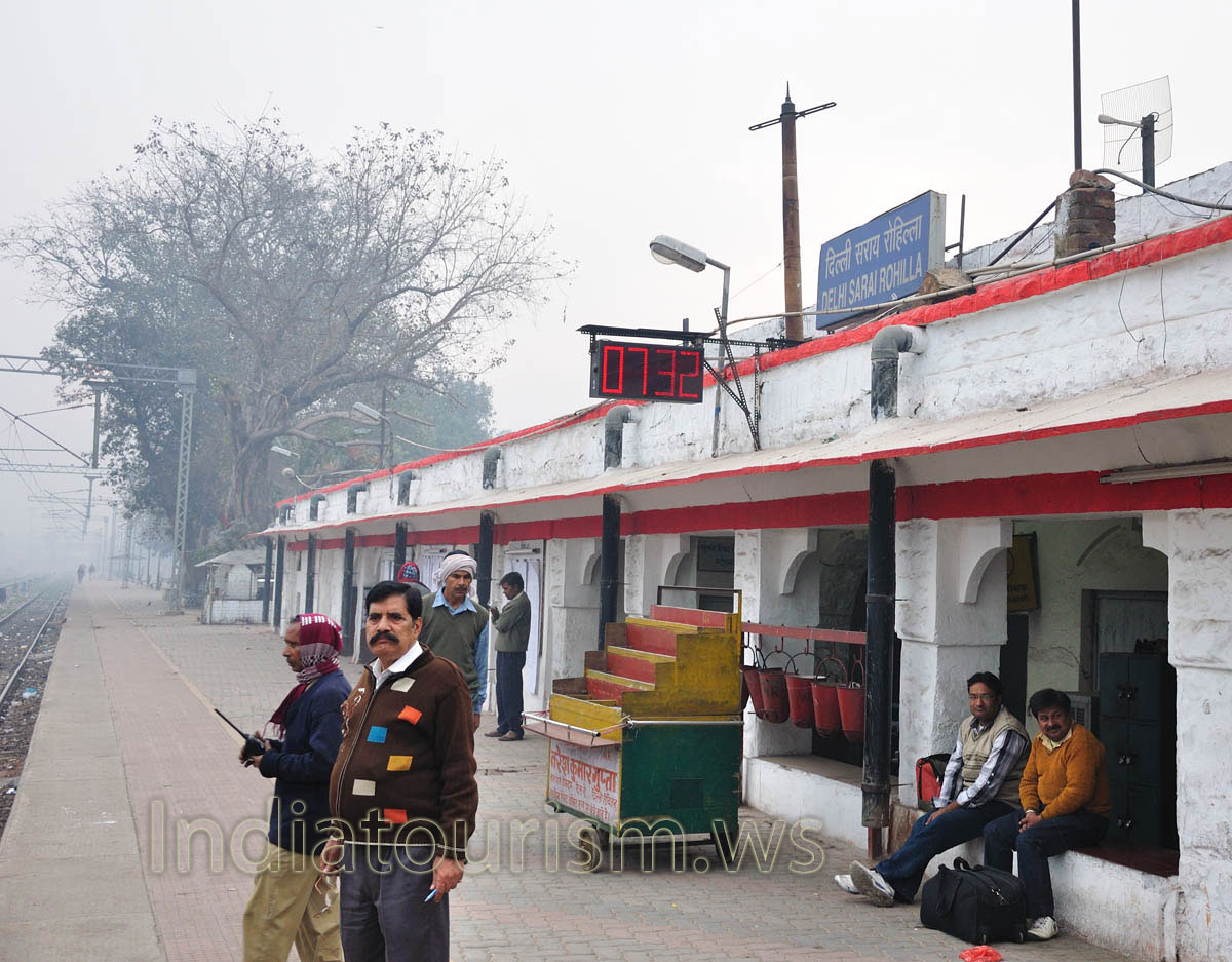 Delhi Sarai Rohilla at 07:32 am