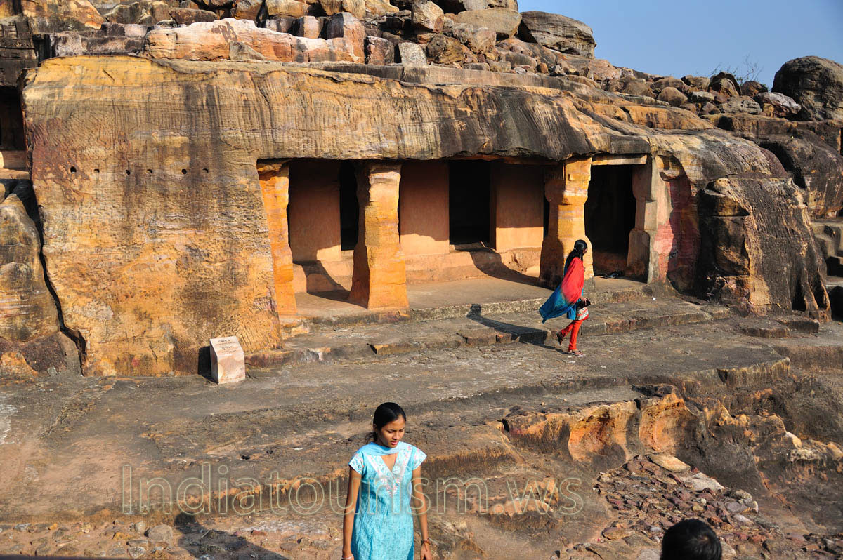 Patalapuri Gumpha (Cave 8)