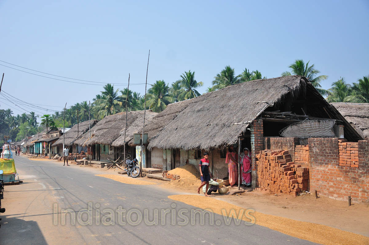 The village is situated along the road