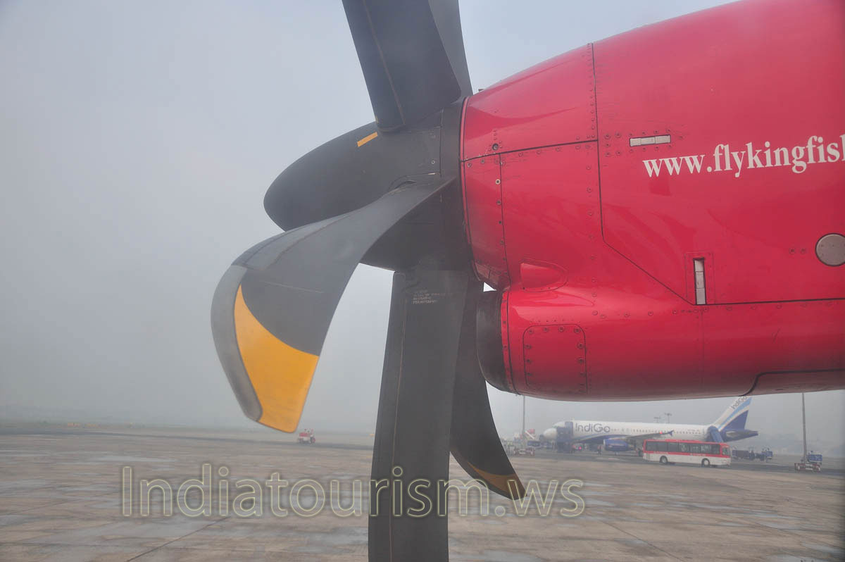 Our flight from Kolkata to Bhubaneswar in the Boeing