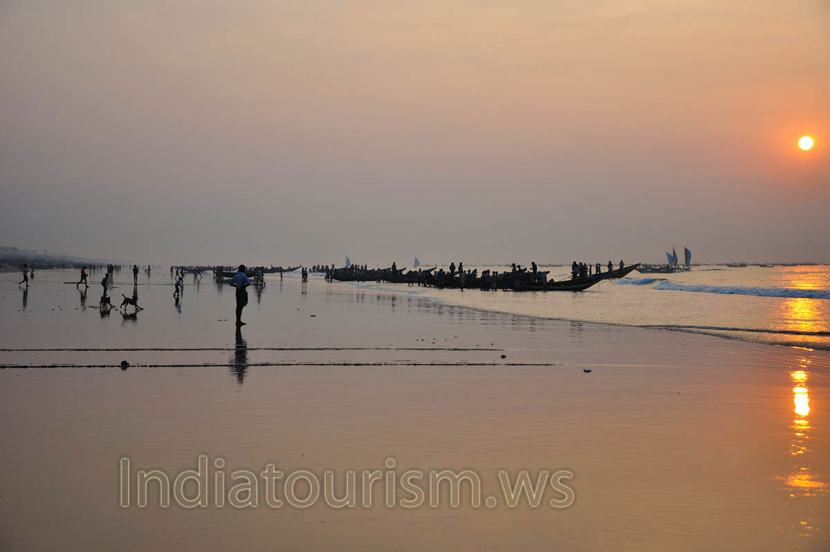 The sunrise in the fishermen village