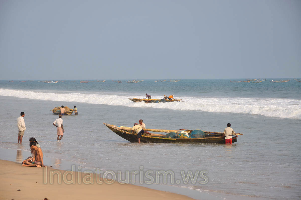 The fishermen have sailed to the shore