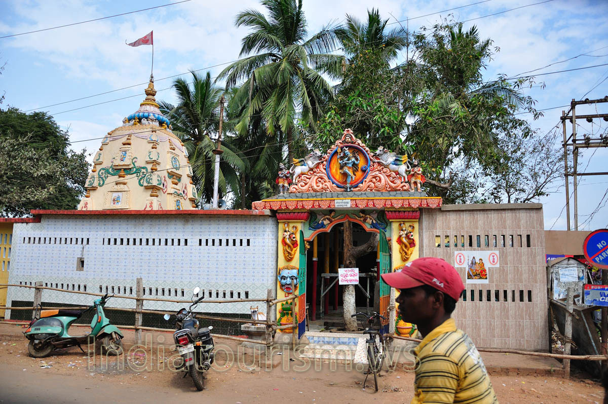The small Indian krishna temple